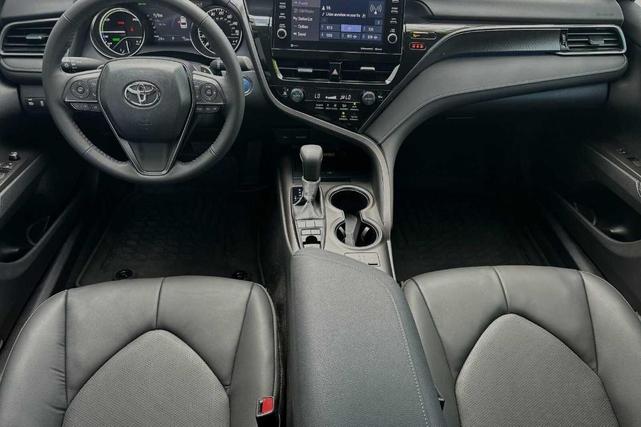 2024 toyota camry hybrid xse