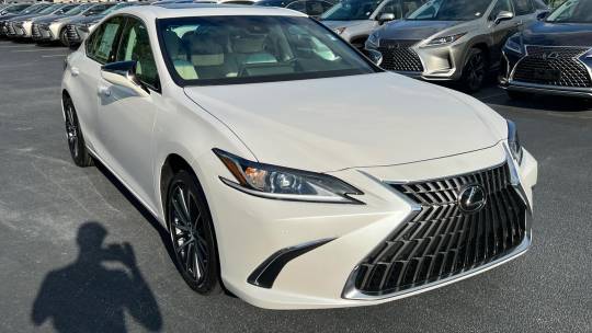 2025 Lexus ES