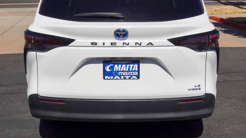 2023 toyota sienna le 8-passenger