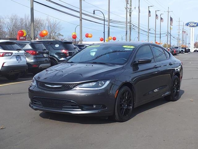 2015 chrysler 200 s