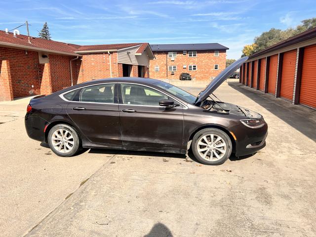 2015 chrysler 200 c