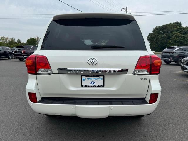 2015 toyota land cruiser v8