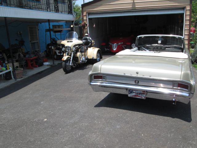 awesome ,1963 buick skylark convertiable, don't let this one past u bye