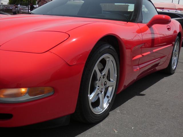 2004 chevrolet corvette base