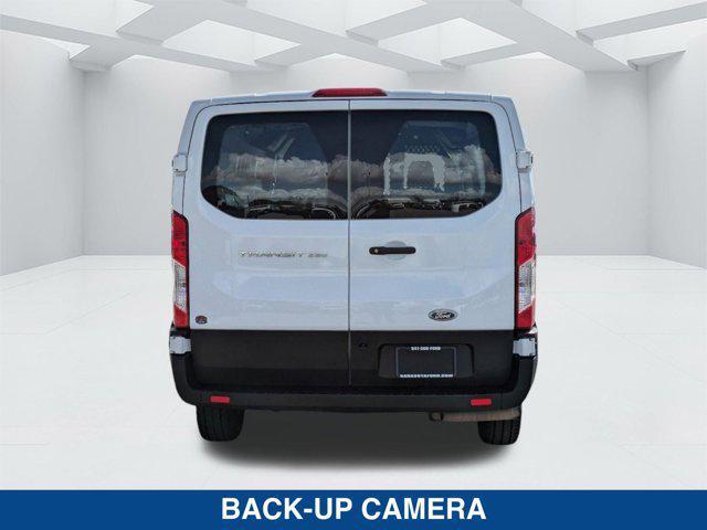 2022 ford transit-250 base