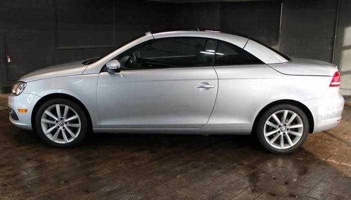 2014 volkswagen eos komfort convertible 2d in twinsburg, ohio