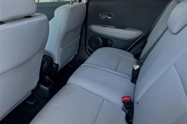 2022 honda hr-v lx