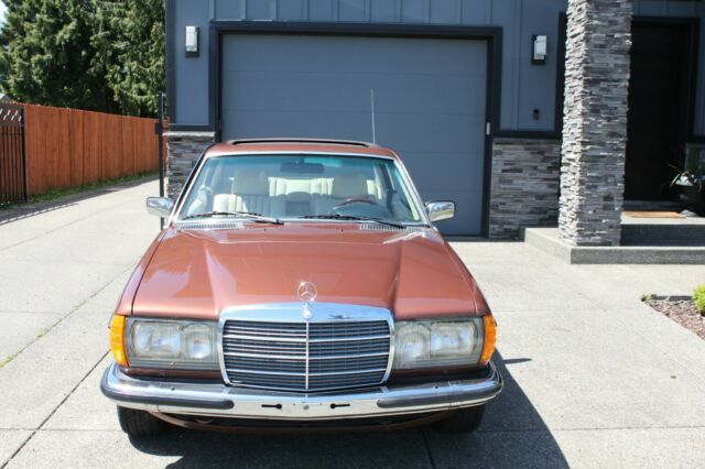 1979 mercedes-benz 280ce w123 sedan