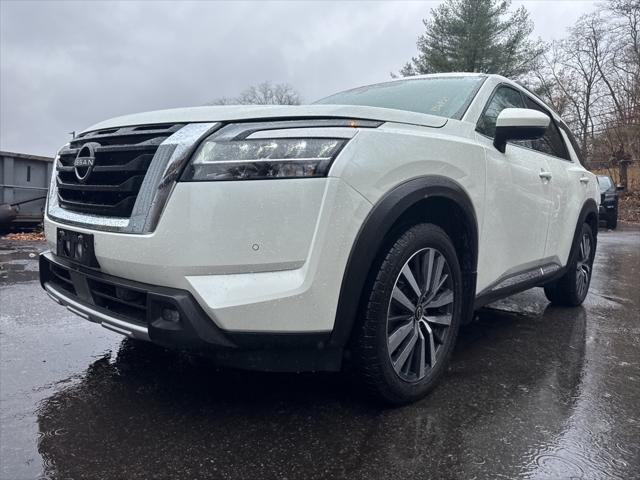 2022 nissan pathfinder platinum 4wd