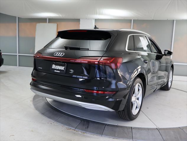2019 audi e-tron premium plus