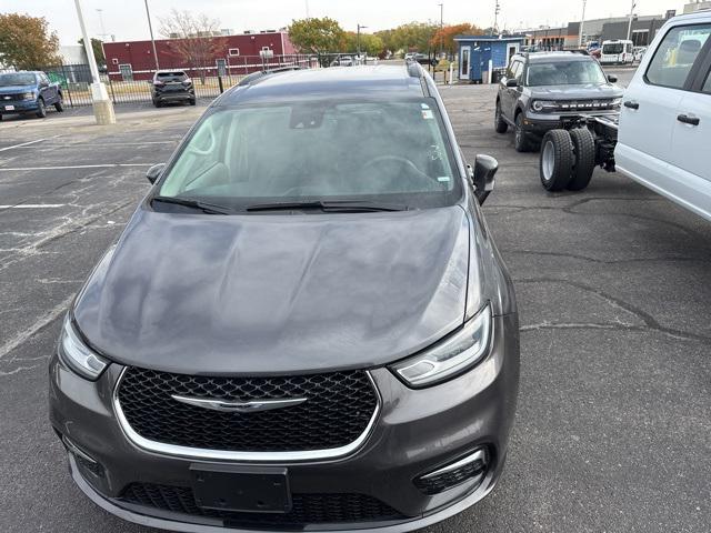 2022 chrysler pacifica touring l