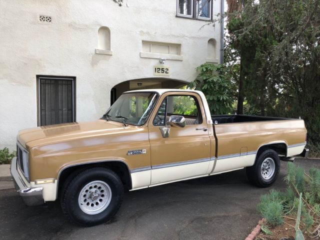 ***1985 gmc sierra 1500 1/2 ton (84,903 orig. miles!!!)