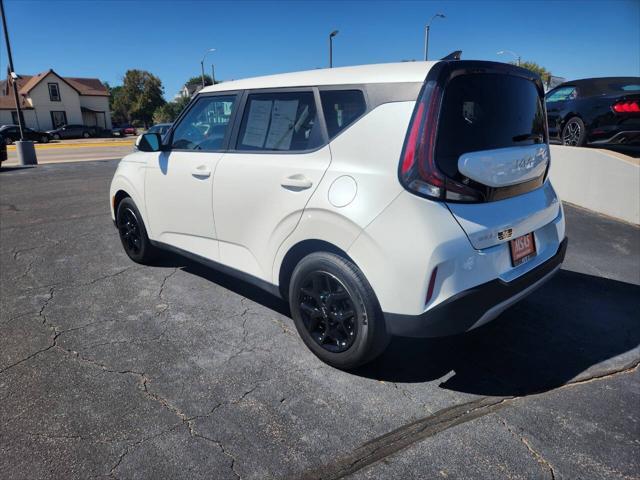 2023 kia soul lx