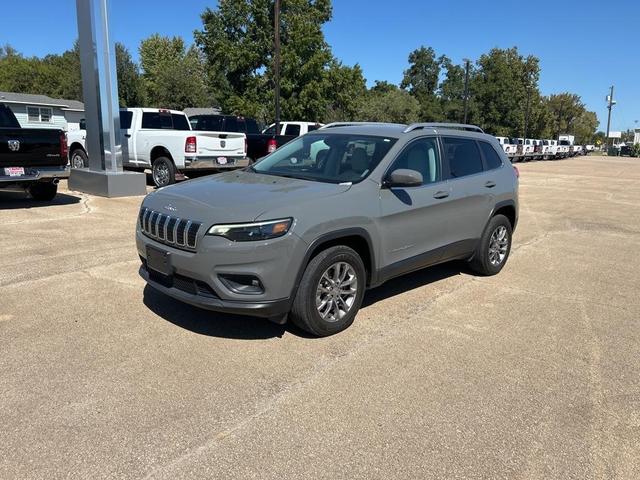 2021 jeep cherokee latitude lux