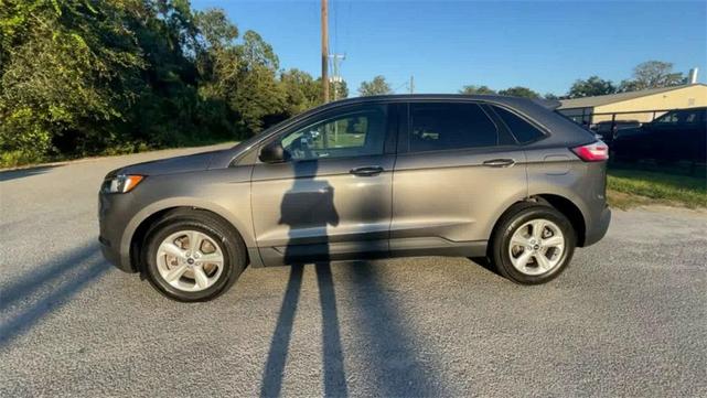 2022 ford edge se