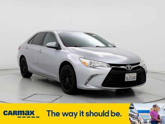 2016 toyota camry le