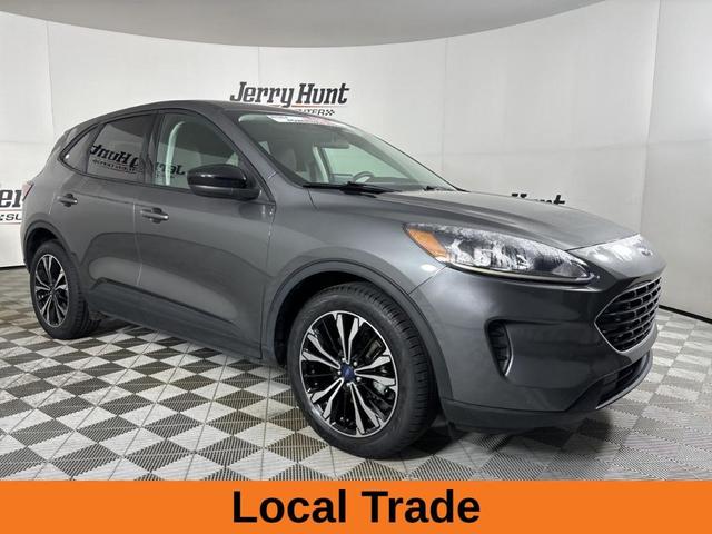 2022 ford escape se