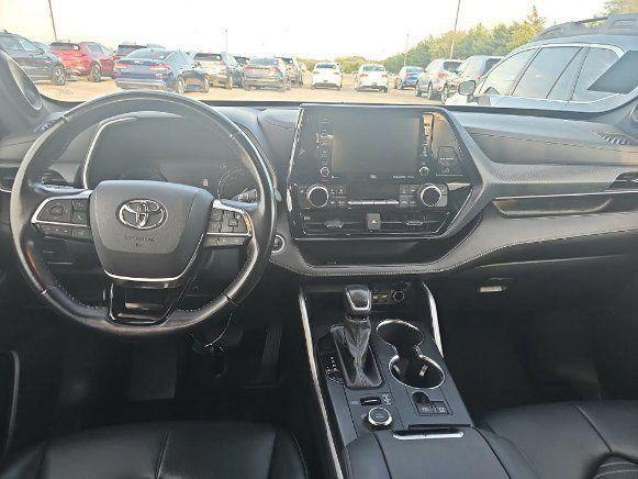 2021 toyota highlander xse