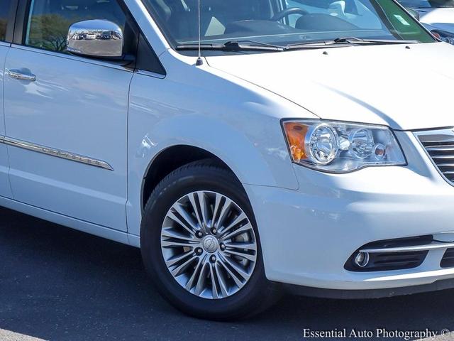2014 chrysler town & country touring-l