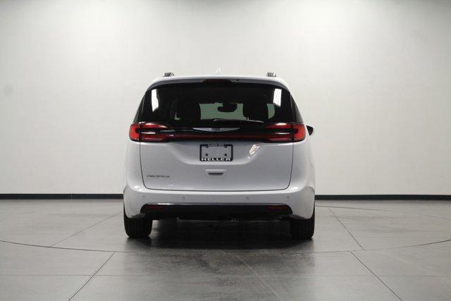 2022 chrysler pacifica touring-l