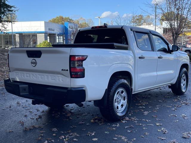 2022 nissan frontier s