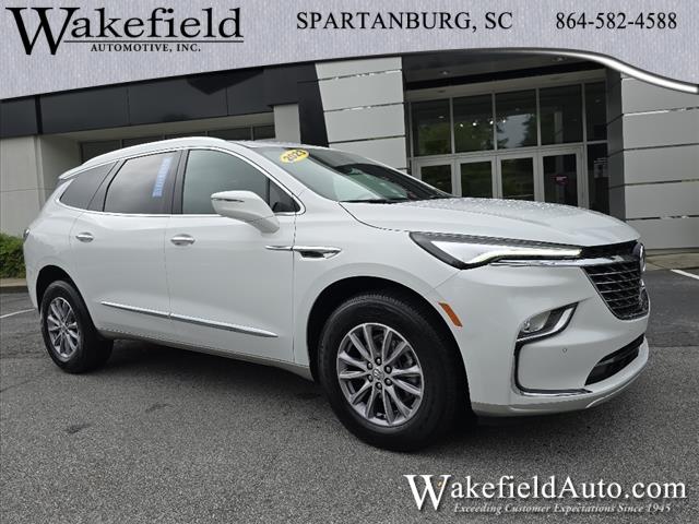 2023 buick enclave essence
