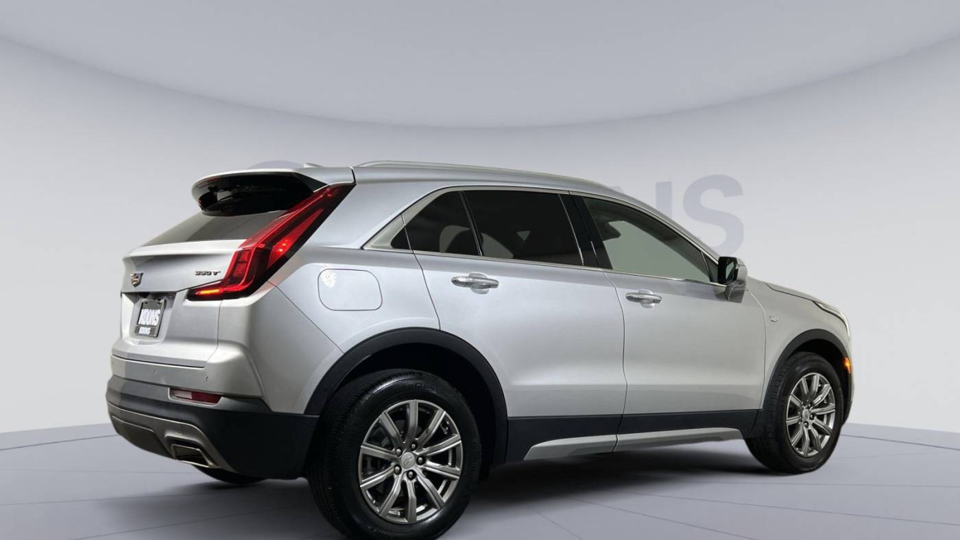 2022 cadillac xt4 premium luxury