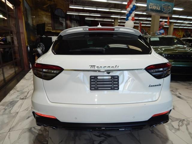 2023 maserati levante modena