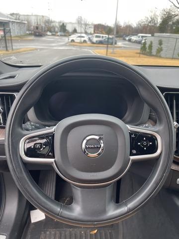 2022 volvo xc60 b5 awd inscription