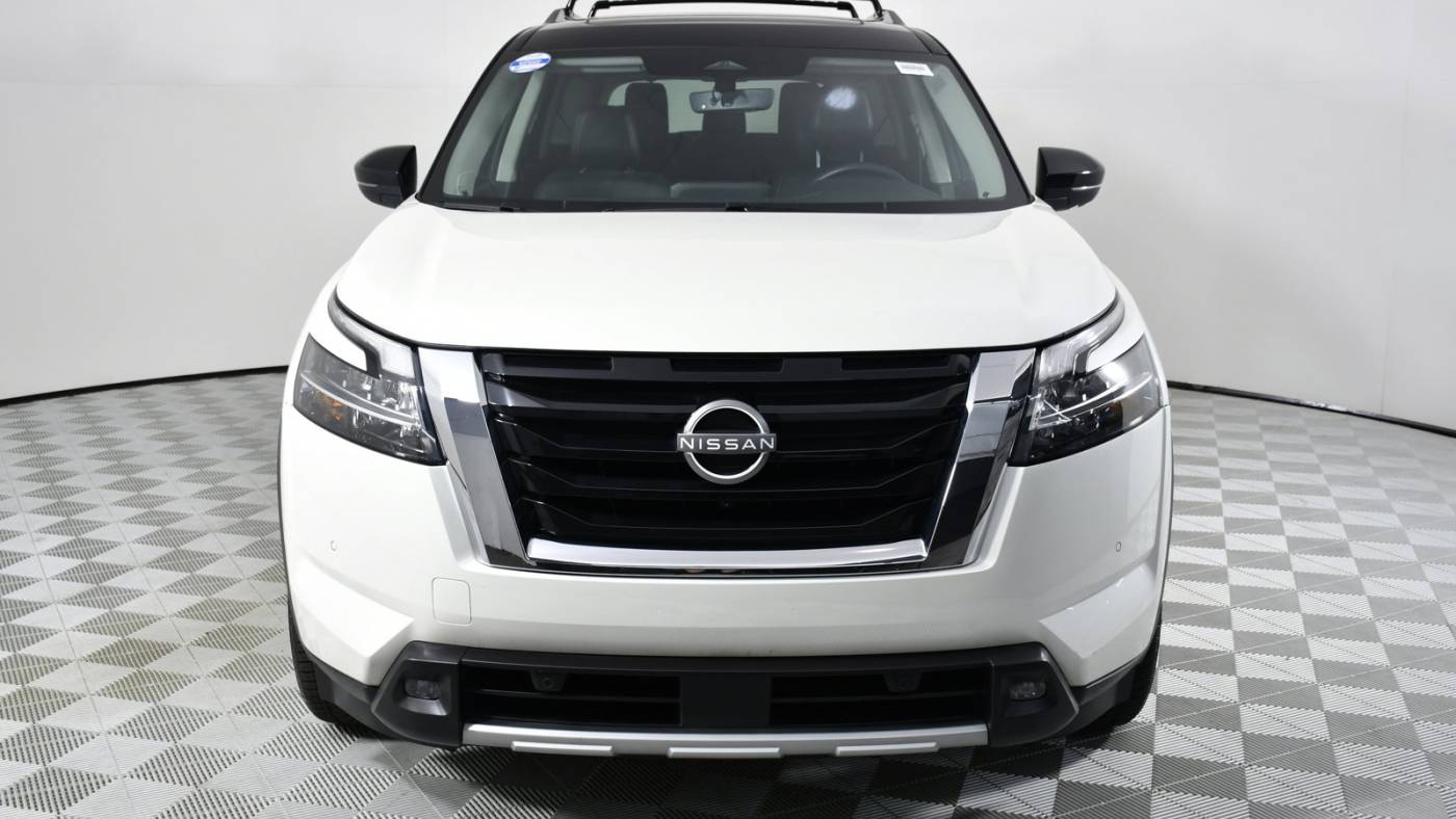 2023 nissan pathfinder sl
