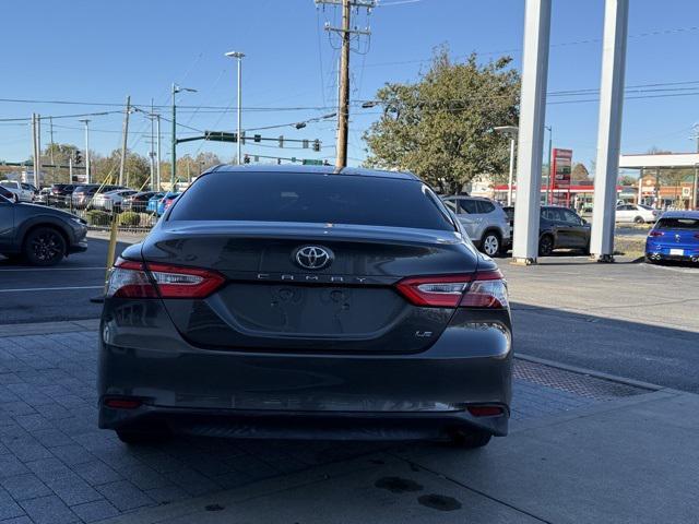 2018 toyota camry le