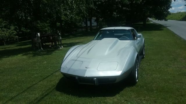 1977 corvette rare color combination - 4 speed