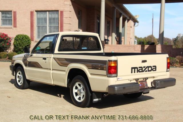 86 mazda b2000 se5 1 owner 81k miles show truck 5 speed man 4 cylinder shipping