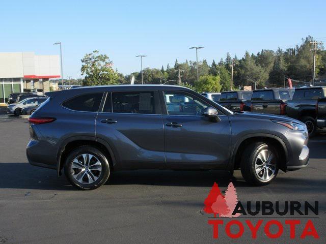 2023 toyota highlander xle