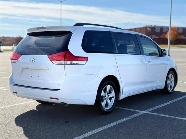 2014 toyota sienna le