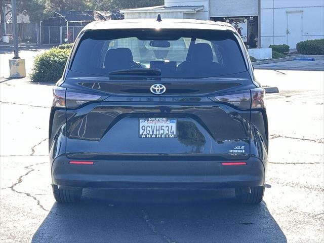 2023 toyota sienna xle 8 passenger