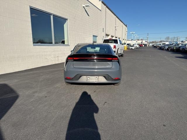 2023 toyota prius le