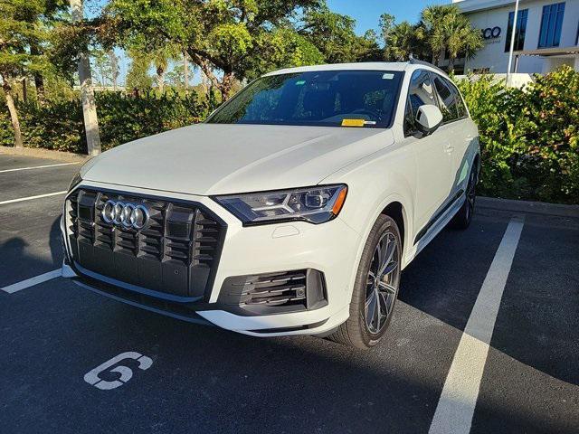 2022 audi q7 55 premium plus