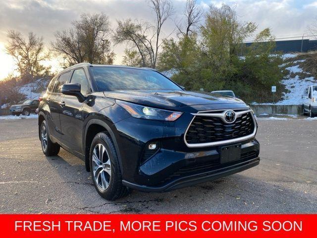 2022 toyota highlander xle