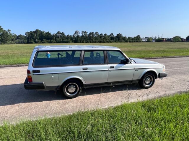 1991 volvo 240 wagon grey rwd automatic base