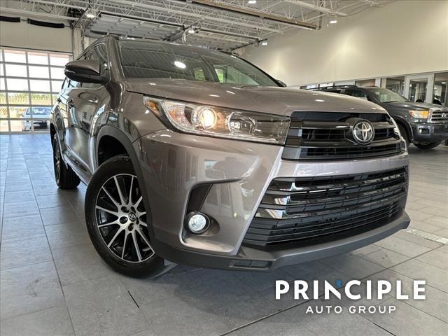 2017 toyota highlander se