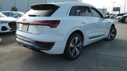 2024 Audi Q8 e-tron