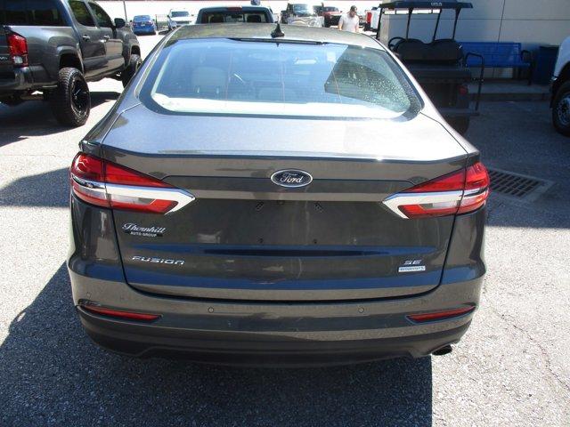 2020 ford fusion se