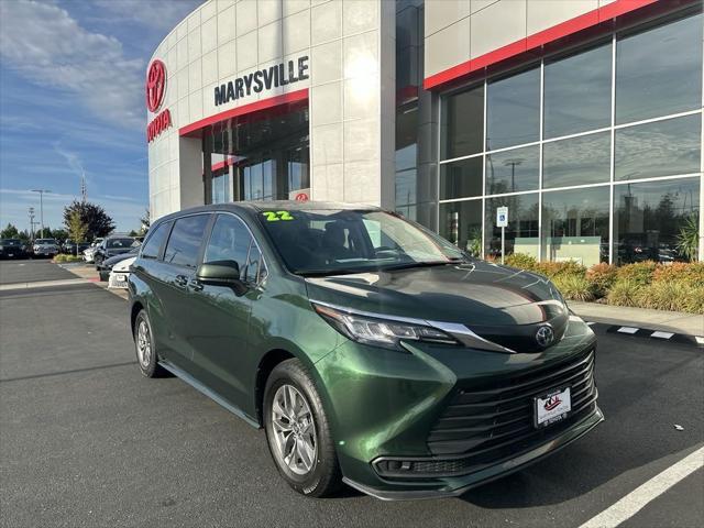 2022 toyota sienna le