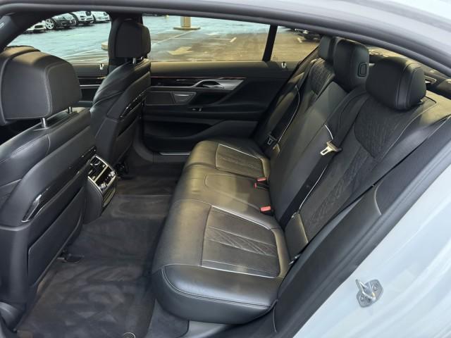 2019 bmw 750 i