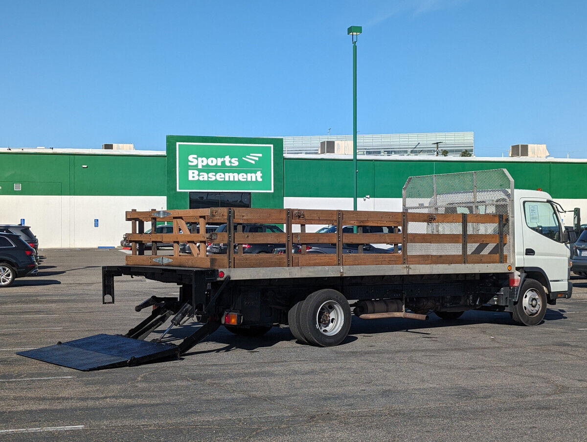 2019 mitsubishi fuso fe160 18ft stake bed with tuckaway liftgate gas