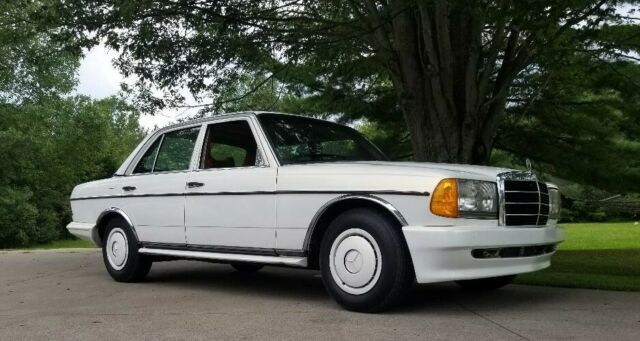 gorgeous 1978 mercedes-benz 240d 4 door sedan pearl white low milage diesel