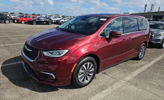 2022 chrysler pacifica hybrid touring l