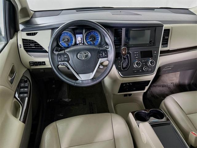 2017 toyota sienna xle premium