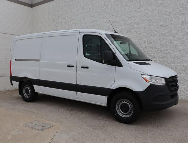 2024 mercedes-benz sprinter 2500 standard roof